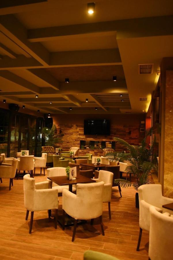 Griffon Bar Food Apartments Struga Exterior foto